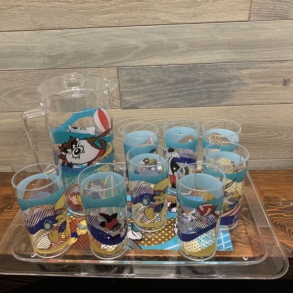 Looney Tunes Acrylic Set 2 Qt. Pitcher Serving Tray 8 -16 oz Tumblers Drinking - Picture 8 of 9